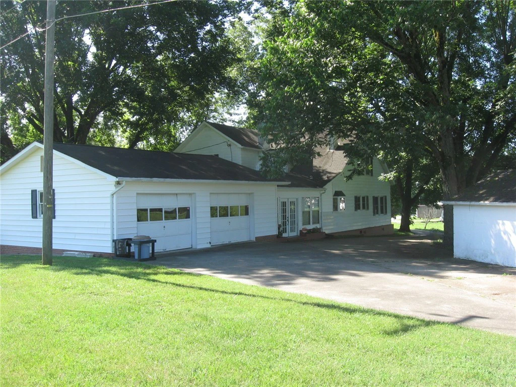 Image number 2 for the current listing