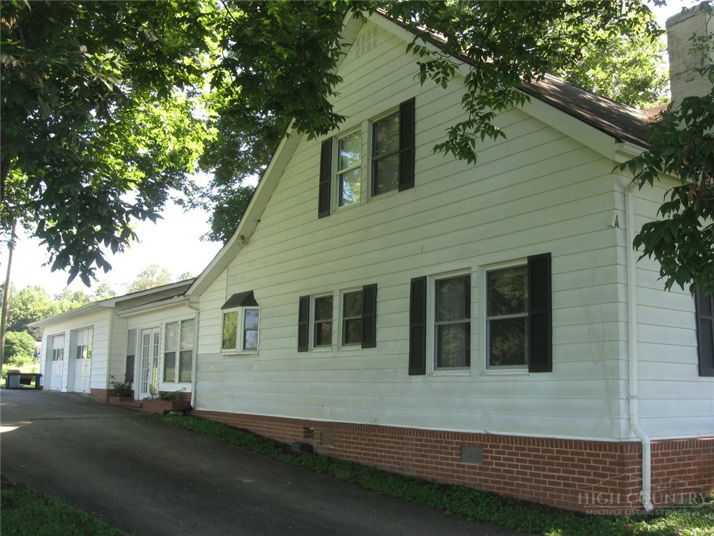 Image number 7 for the current listing