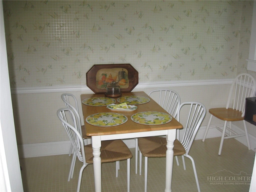 Image number 12 for the current listing