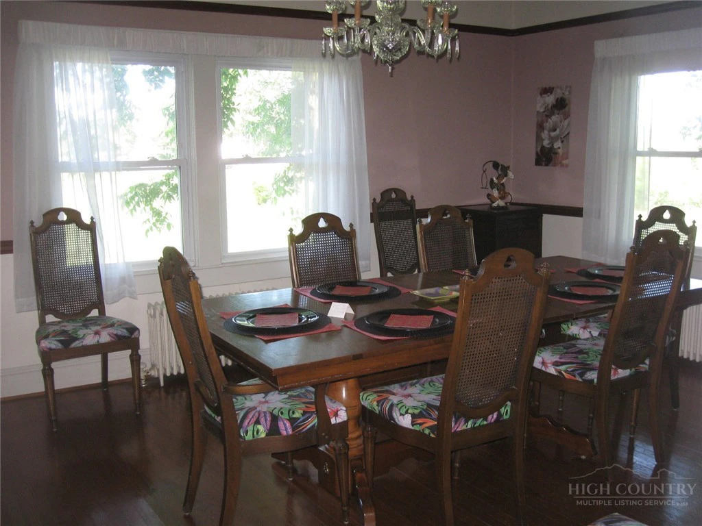 Image number 14 for the current listing