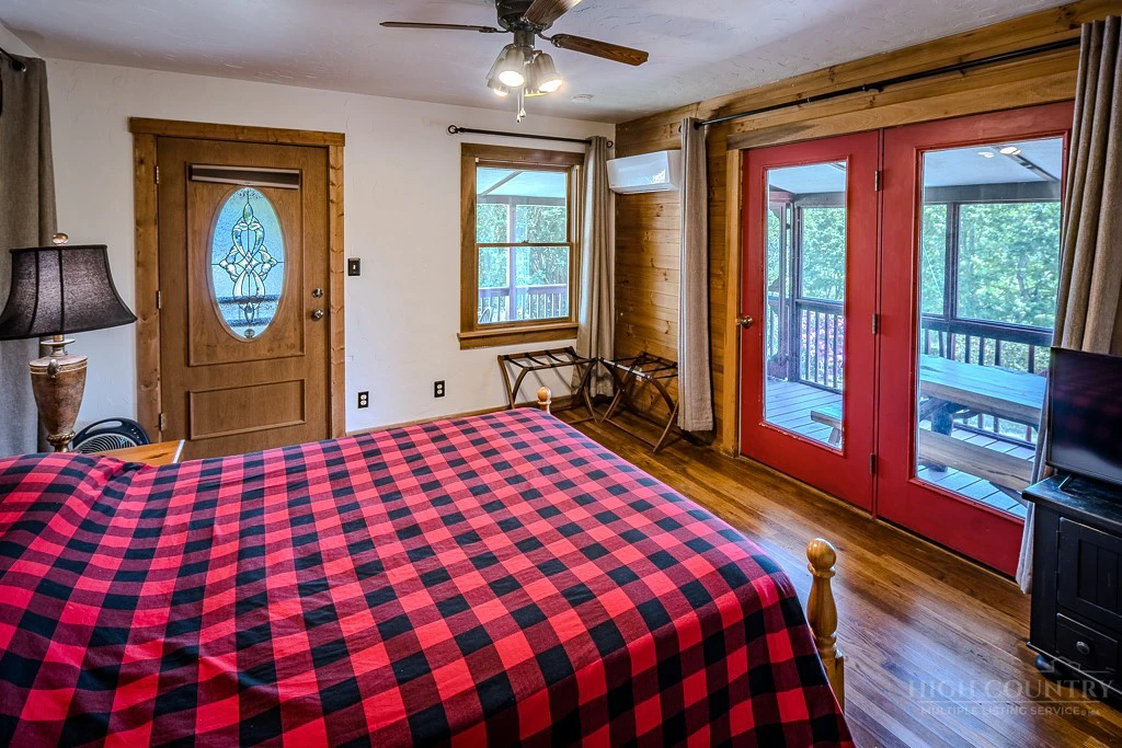 Image number 2 for the current listing