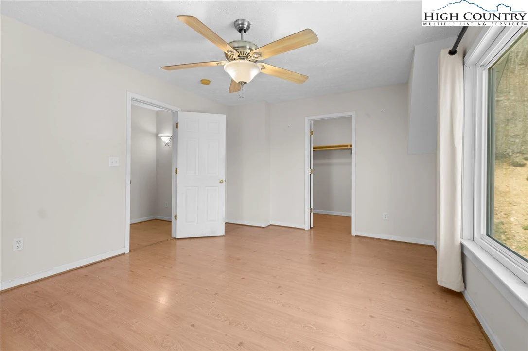Image number 10 for the current listing
