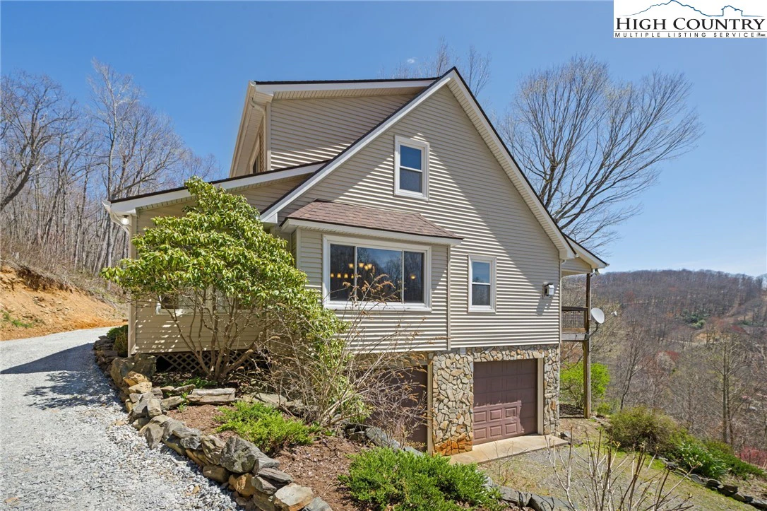 Image number 2 for the current listing