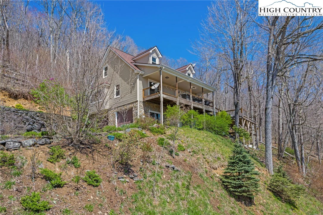 Image number 13 for the current listing
