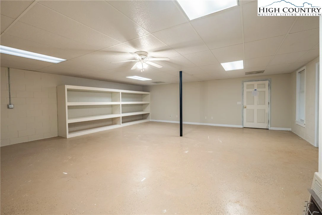 Image number 20 for the current listing