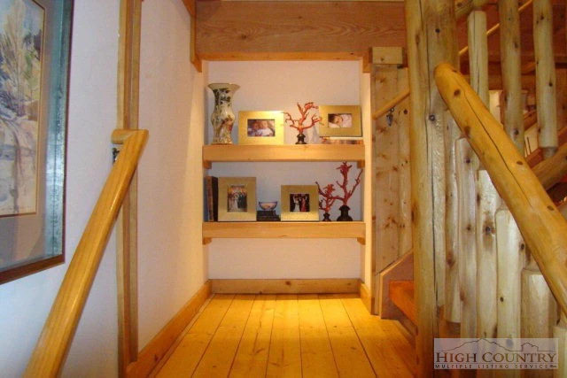 Image number 20 for the current listing