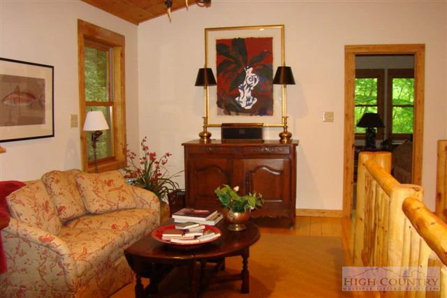 Image number 29 for the current listing