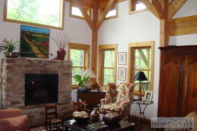 Image number 9 for the current listing
