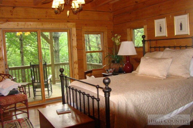 Image number 4 for the current listing