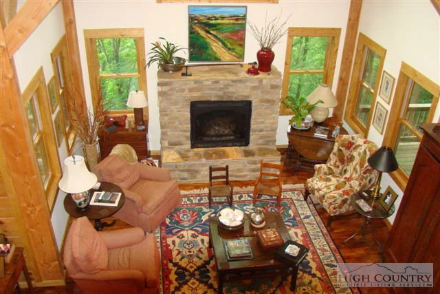 Image number 27 for the current listing