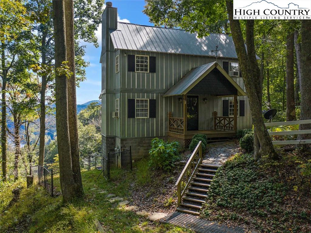 Image number 3 for the current listing