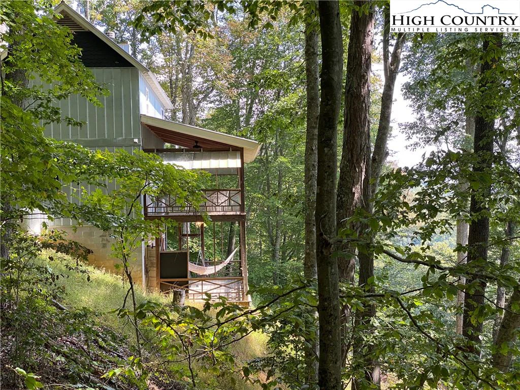 Image number 19 for the current listing