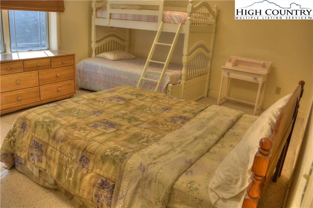 Image number 9 for the current listing