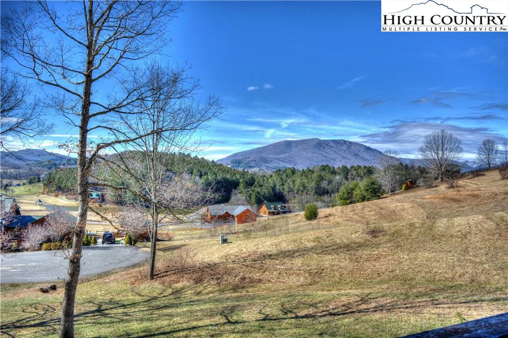 Image number 18 for the current listing