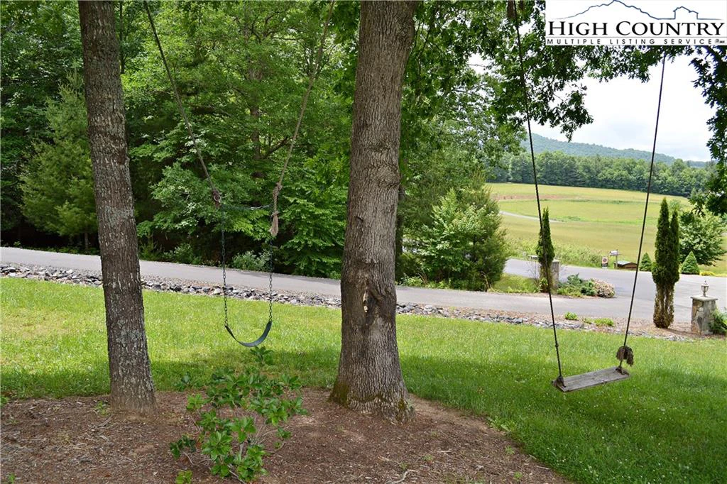 Image number 19 for the current listing
