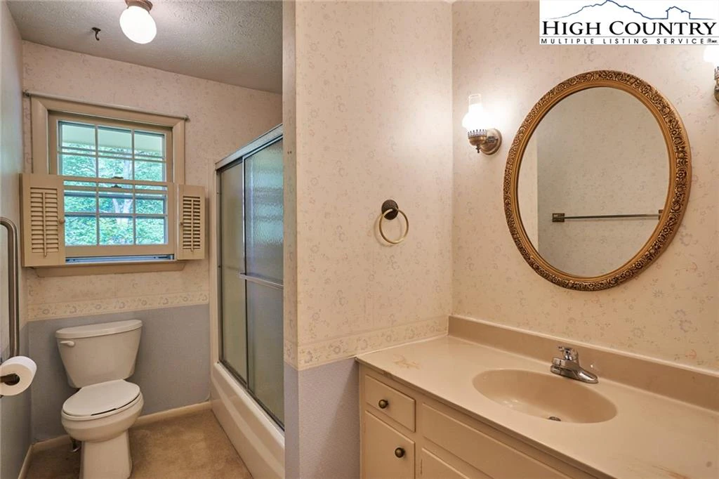 Image number 10 for the current listing
