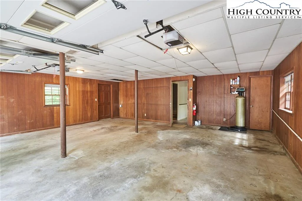 Image number 6 for the current listing