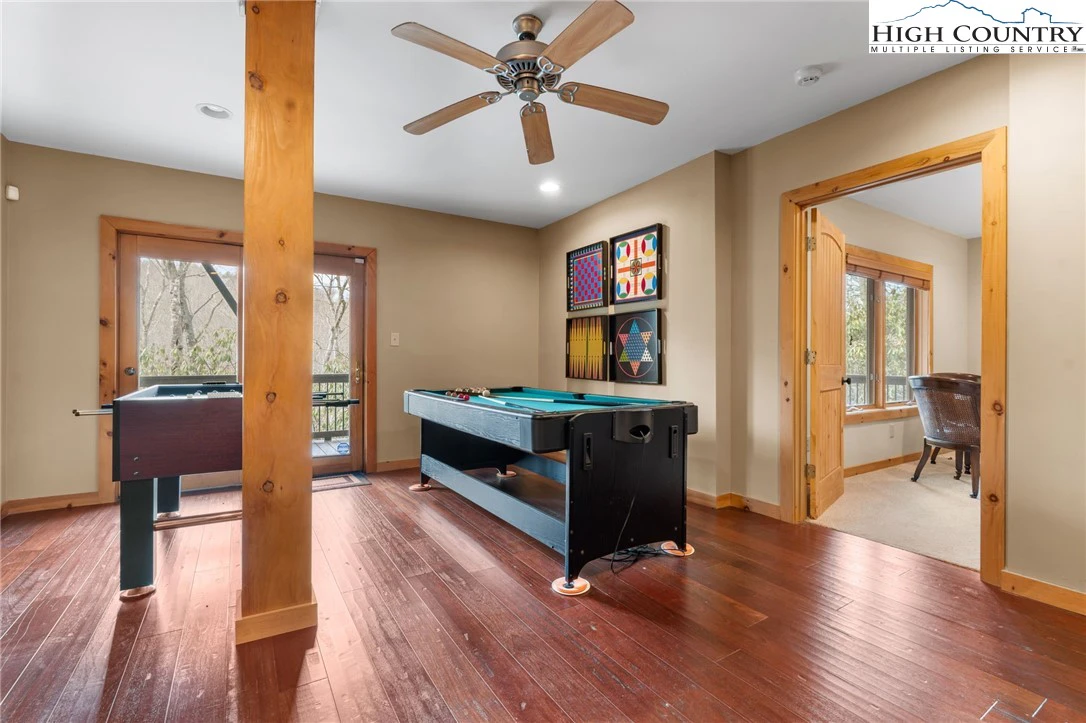 Image number 11 for the current listing