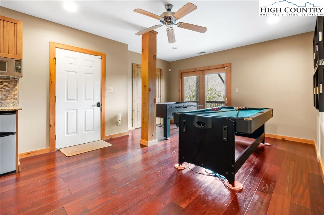 Image number 12 for the current listing