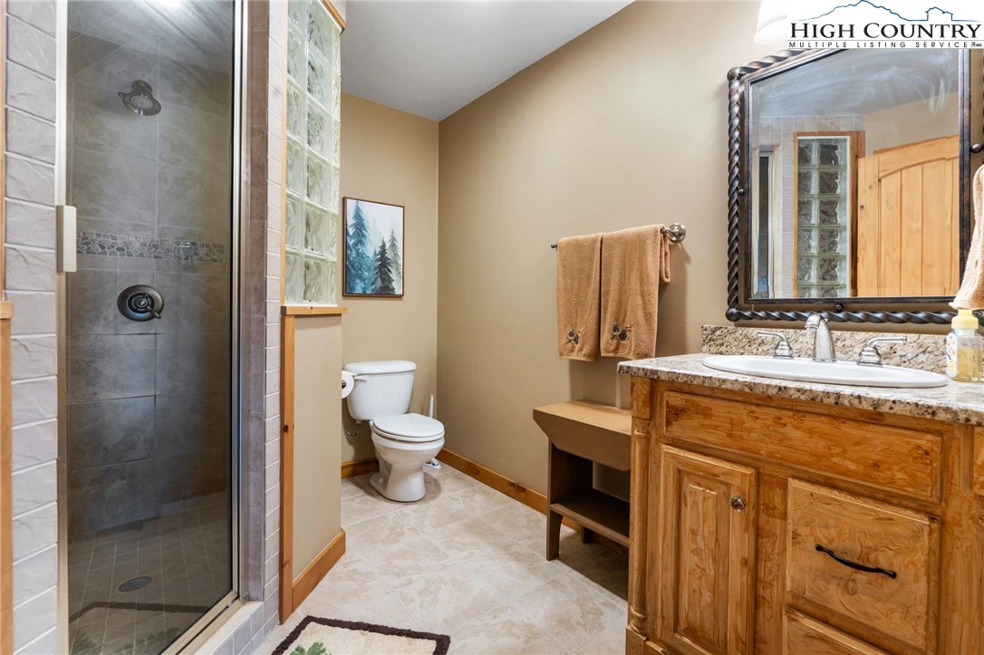 Image number 2 for the current listing