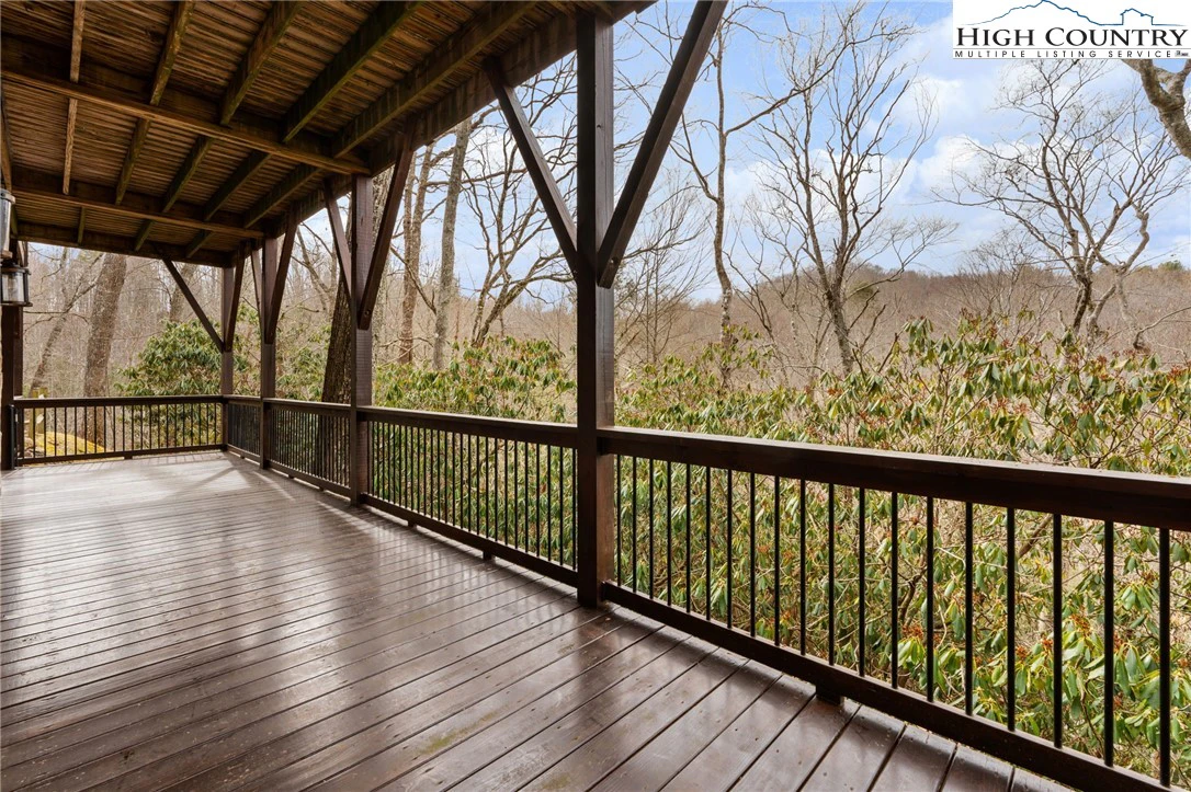 Image number 18 for the current listing