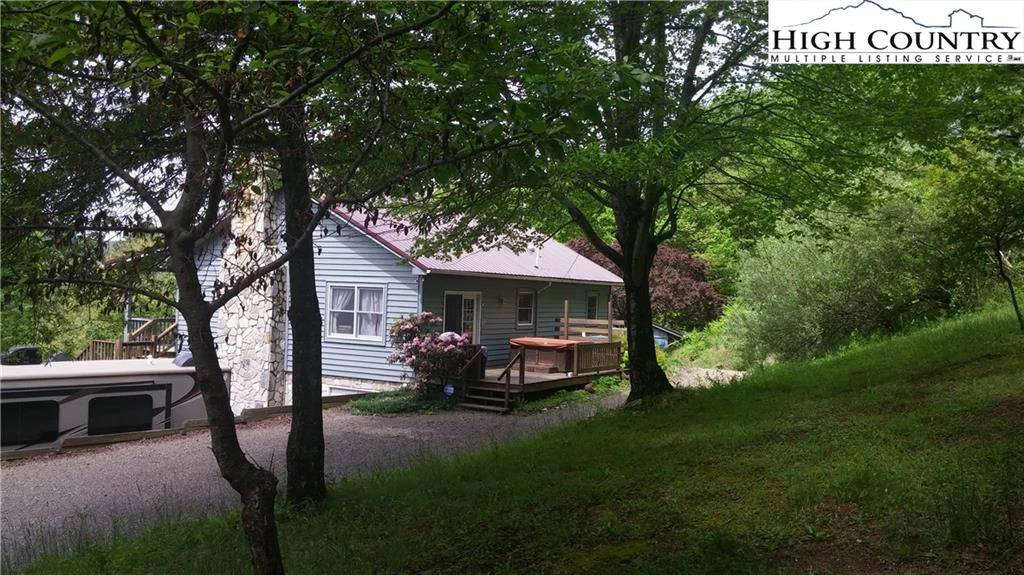 Image number 1 for the current listing