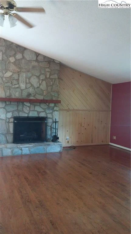 Image number 20 for the current listing