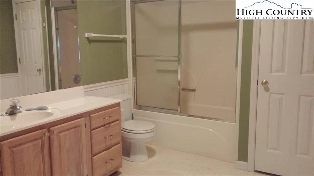 Image number 9 for the current listing