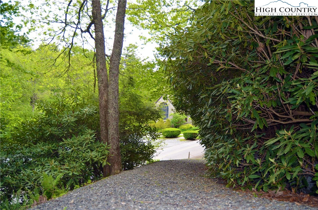 Image number 19 for the current listing