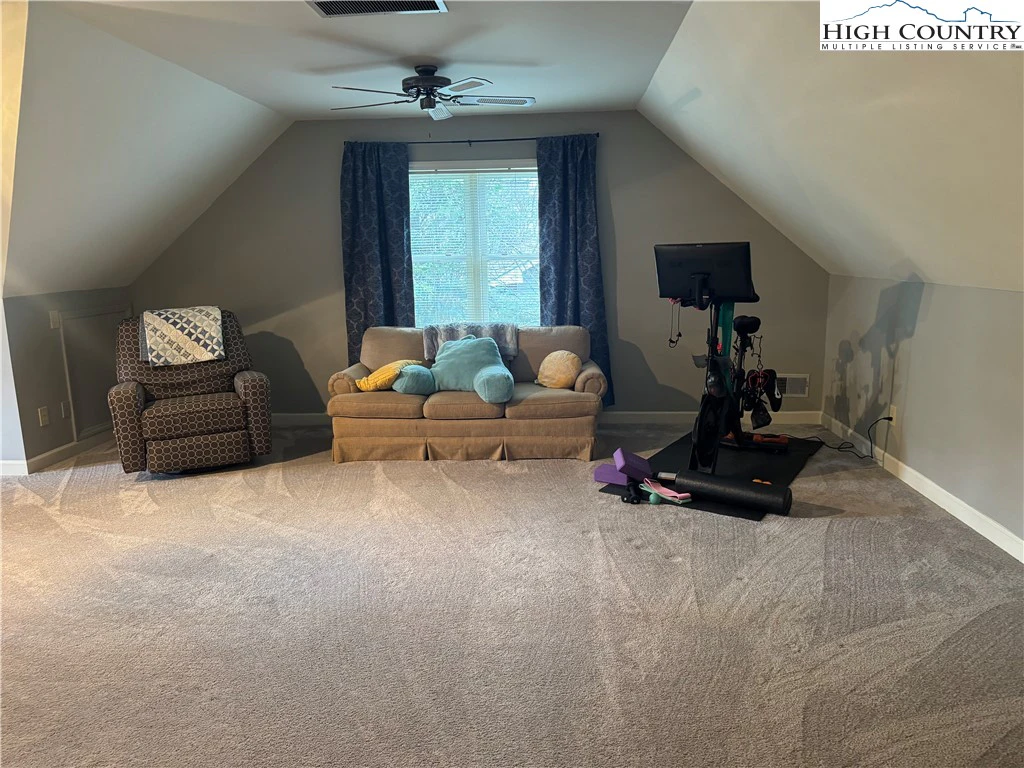 Image number 2 for the current listing