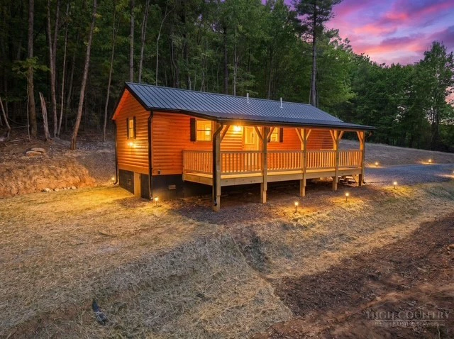 Image number 2 for the current listing