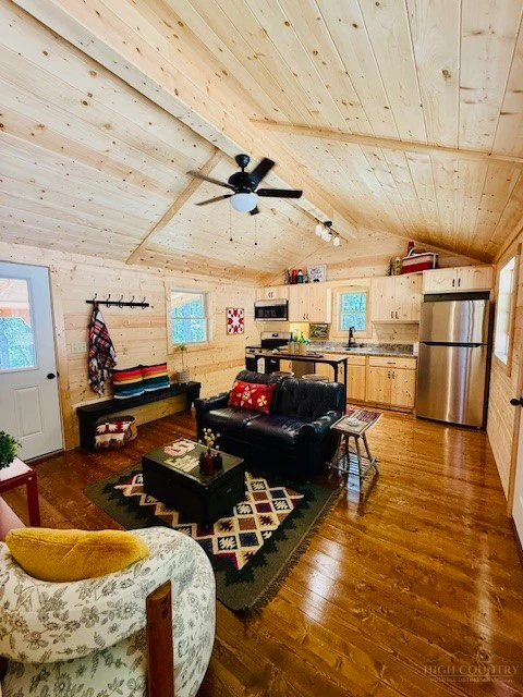 Image number 5 for the current listing