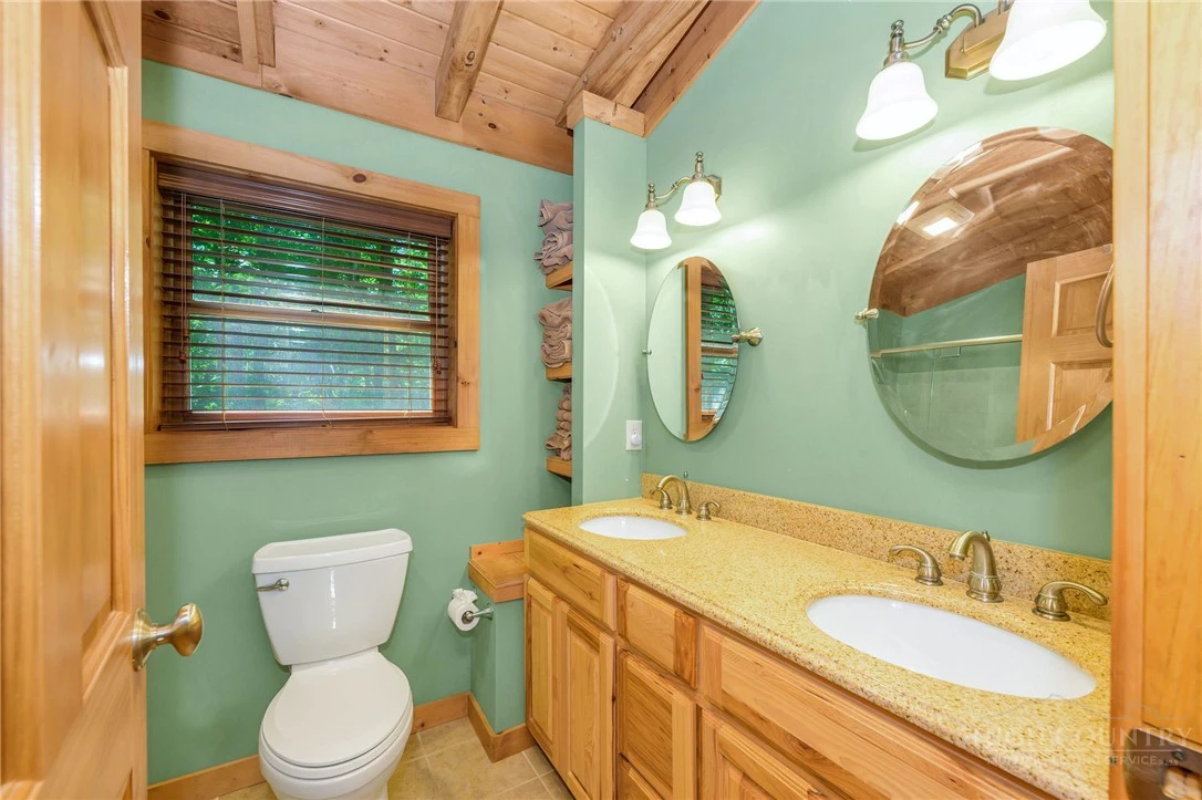 Image number 13 for the current listing
