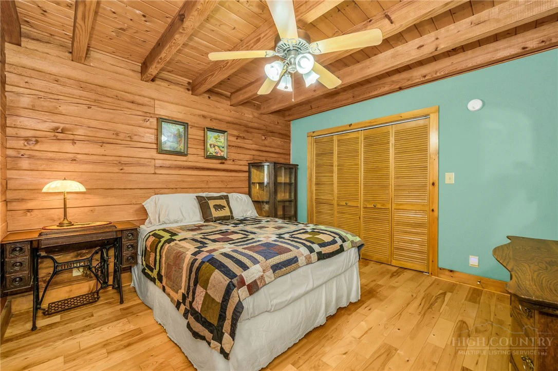 Image number 7 for the current listing