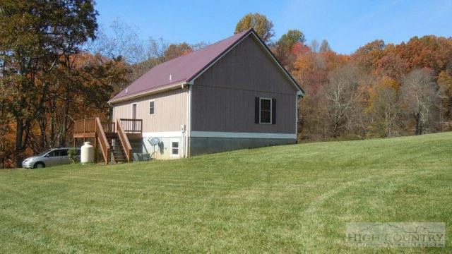 Image number 13 for the current listing