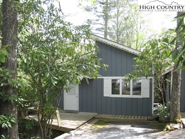 Image number 1 for the current listing