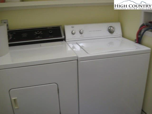 Image number 3 for the current listing