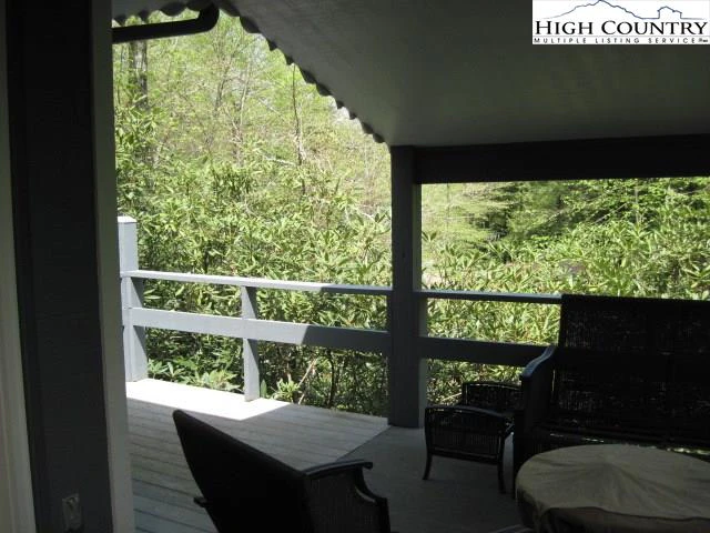 Image number 8 for the current listing