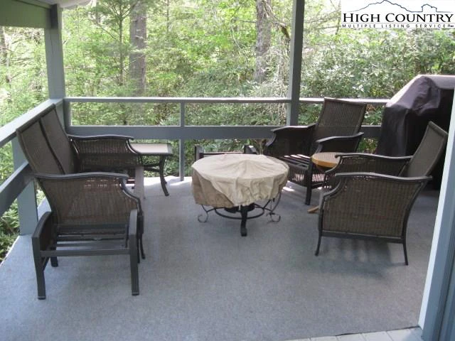 Image number 9 for the current listing