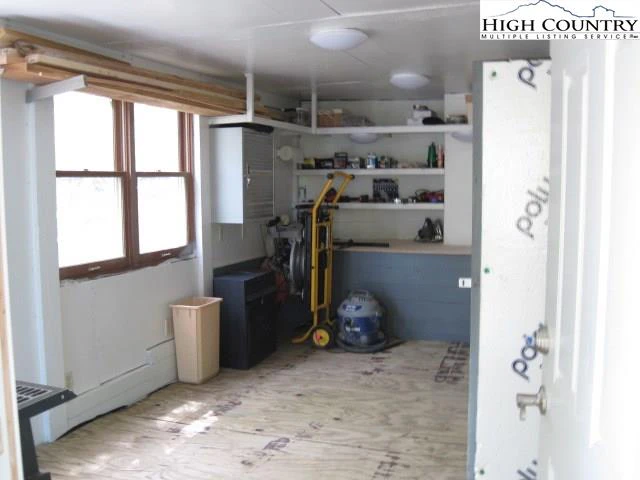 Image number 12 for the current listing