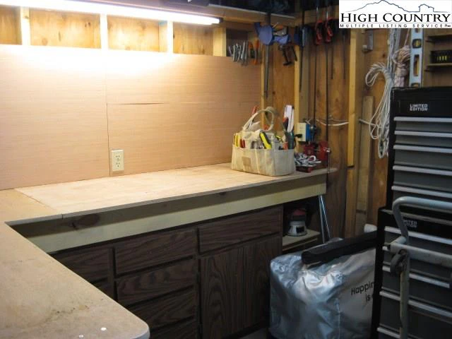 Image number 13 for the current listing