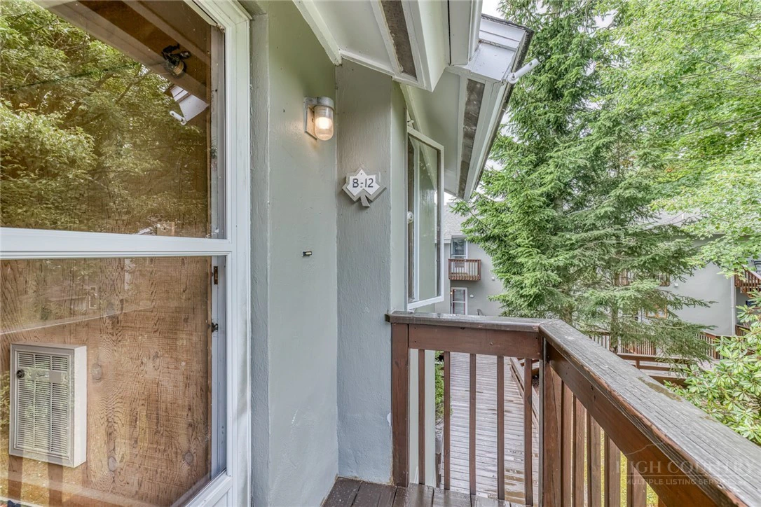 Image number 3 for the current listing