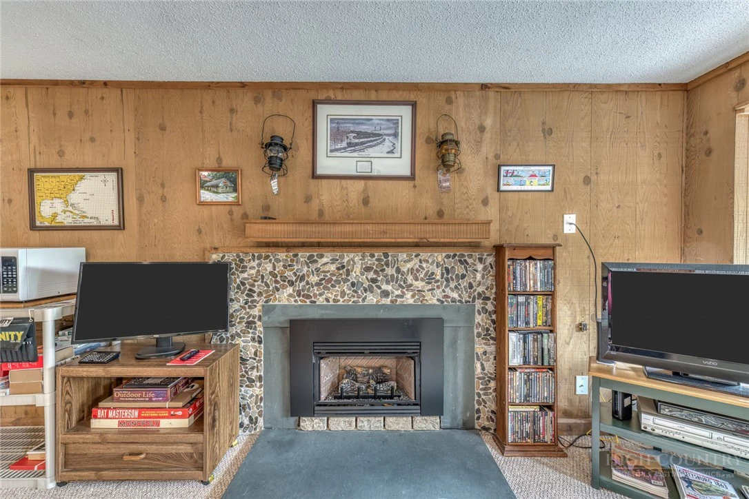 Image number 7 for the current listing