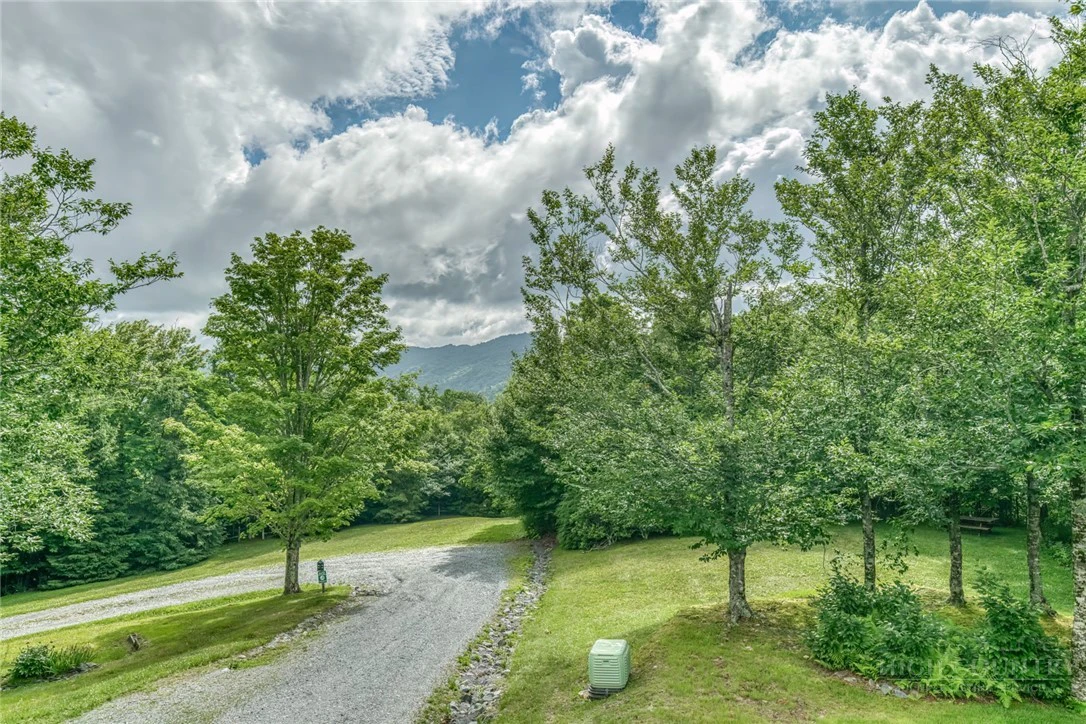 Image number 20 for the current listing