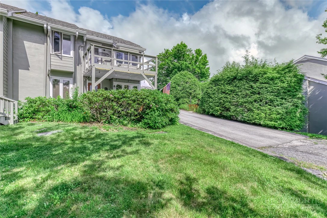 Image number 21 for the current listing
