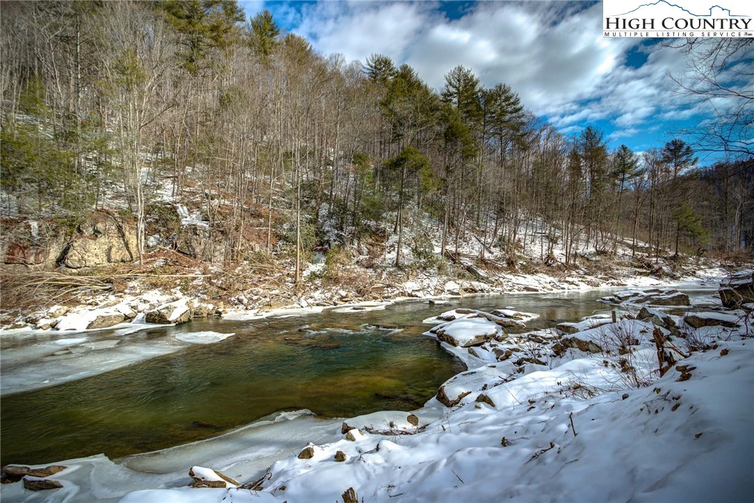 Image number 19 for the current listing
