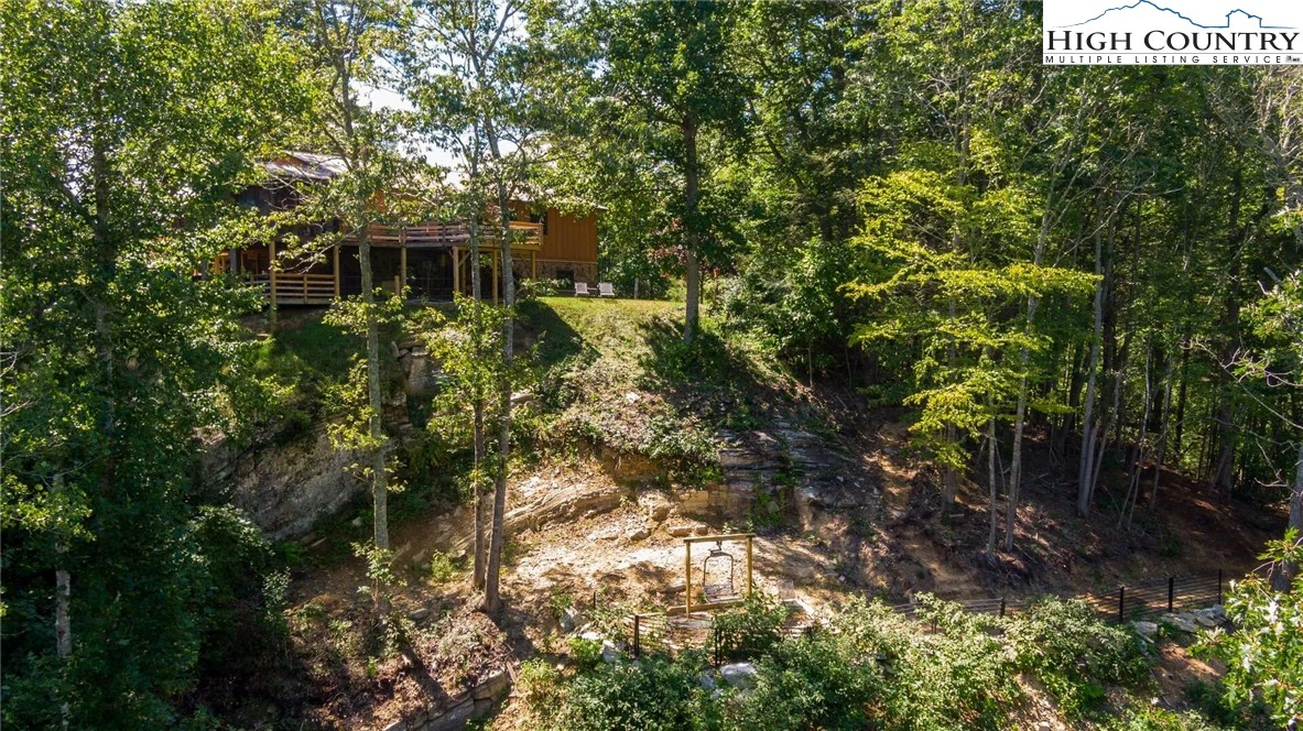 Image number 16 for the current listing