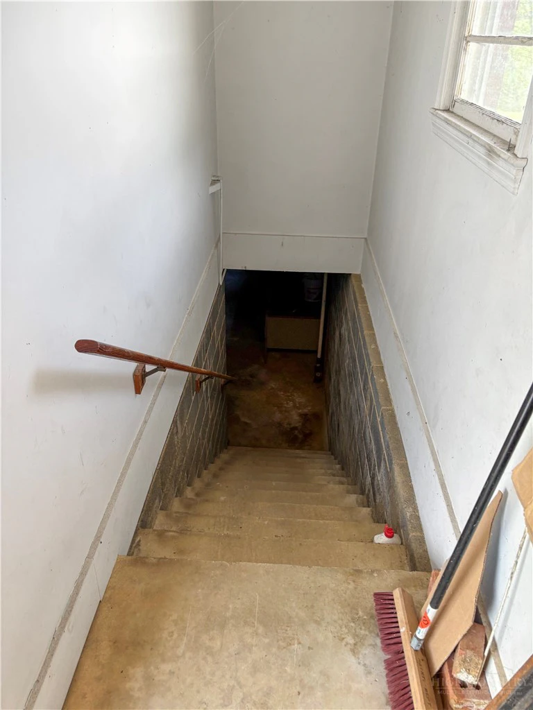 Image number 2 for the current listing