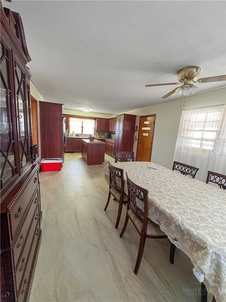 Image number 20 for the current listing