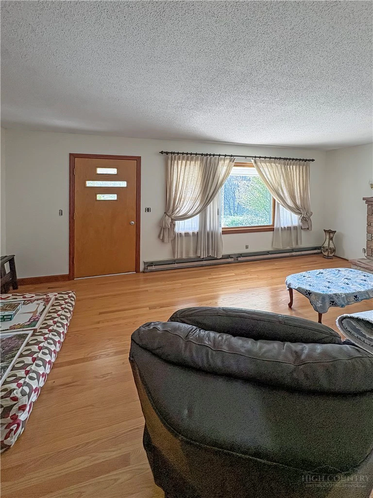 Image number 11 for the current listing